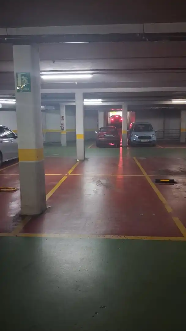 Parking of Garage for rent in Zona Fernández Ladreda