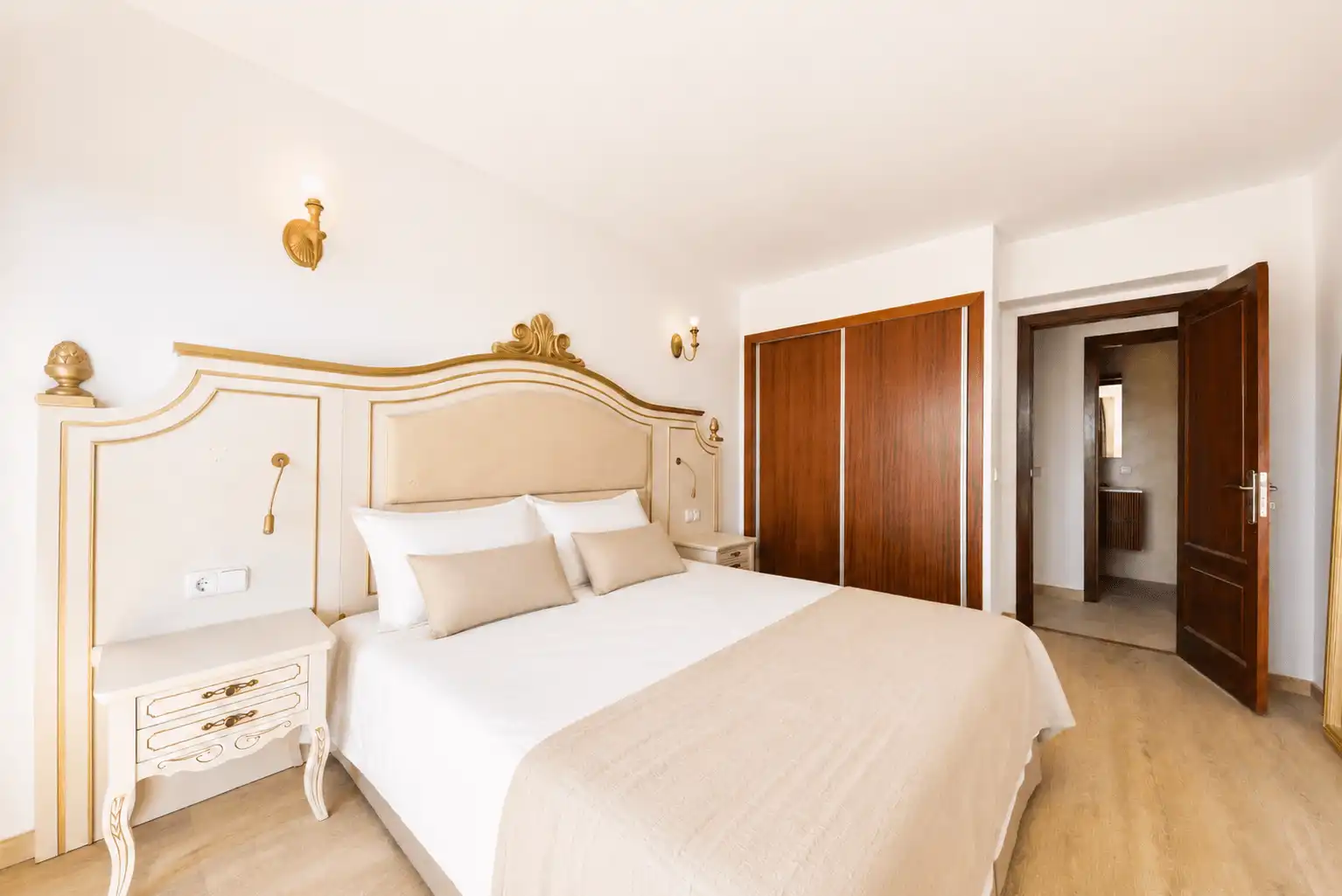 Bedroom of Apartments for rent in Manacor  with Air Conditioner and Balcony