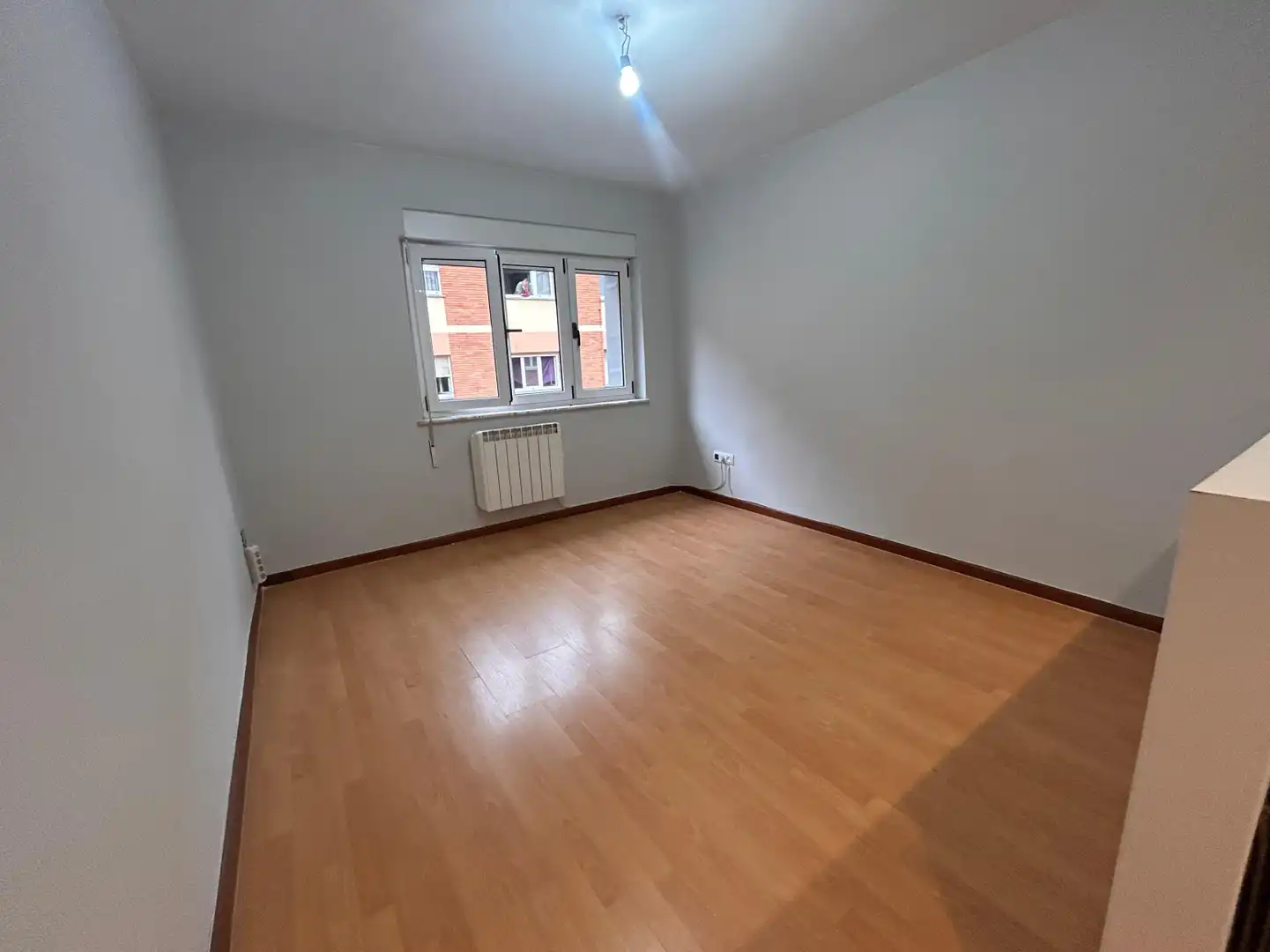 Bedroom of Flat for rent in Gijón   with Heating