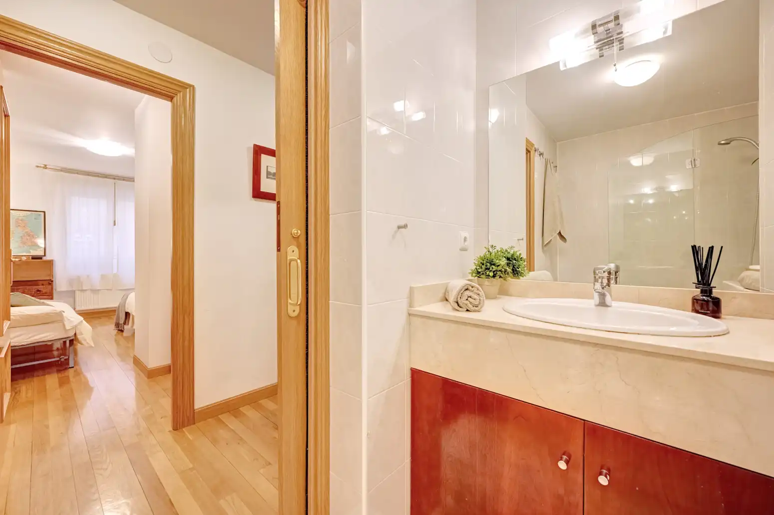Bathroom of Flat for sale in  Pamplona / Iruña  with Heating, Parquet flooring and Storage room