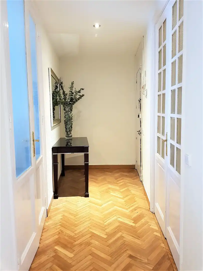 Flat for rent in Plaza de Santa Ana, Cortes - Huertas