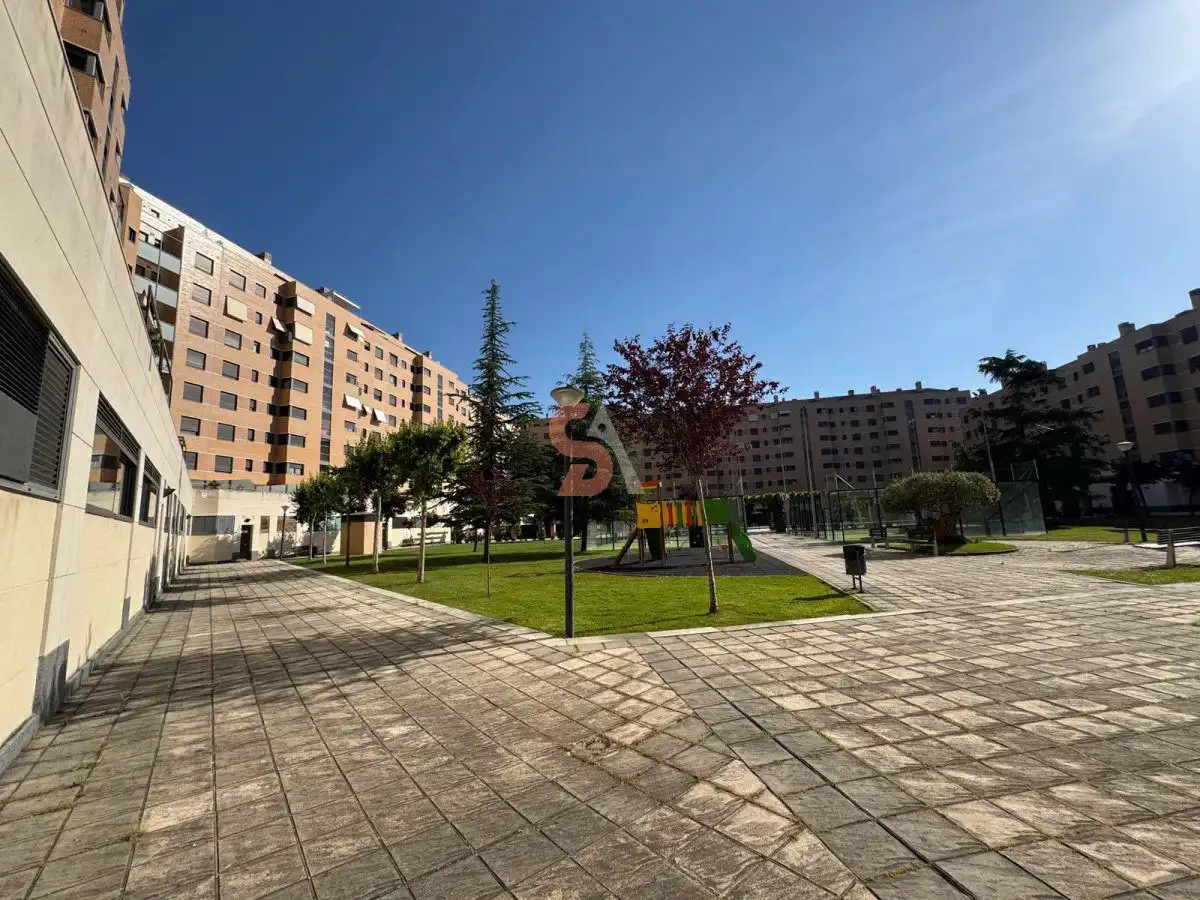 Außenansicht von Wohnung zur Miete in Valladolid mit Heizung, Möbliert und Gemeinschaftspool