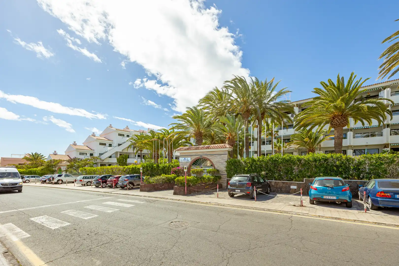 Vista exterior de Piso en venta en San Bartolomé de Tirajana con Terraza, Piscina y Amueblado