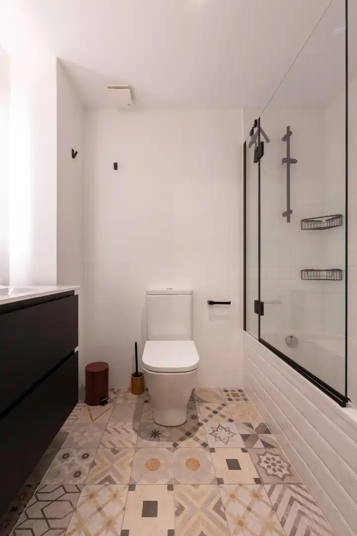 Baño de Planta baja de alquiler en Ordino con Calefacción, Terraza y Trastero