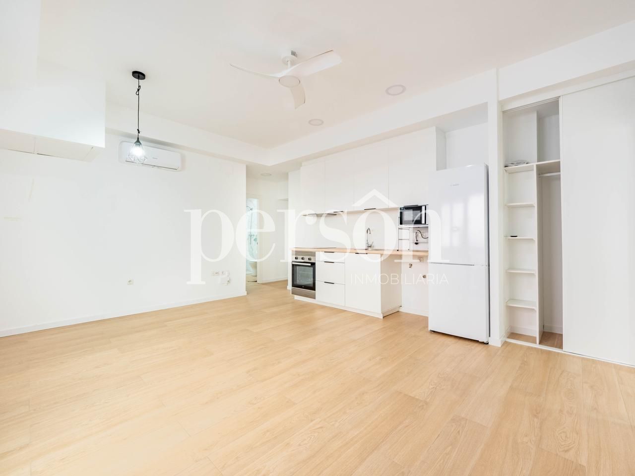 Kitchen of Planta baja for sale in  Valencia Capital  with Air Conditioner and Alarm