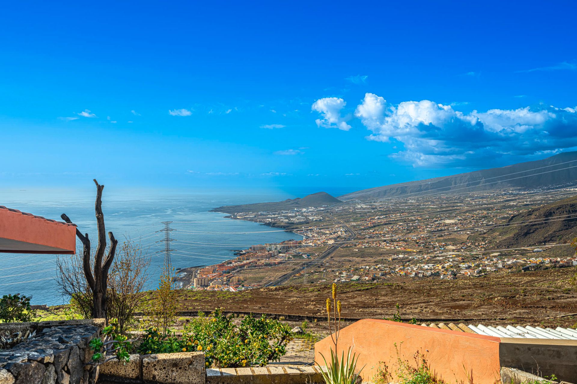 Vista exterior de Casa o xalet en venda en Candelaria amb Jardí privat, Terrassa i Traster