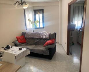 Sala d'estar de Pis de lloguer en Carbajosa de la Sagrada amb Calefacció i Moblat