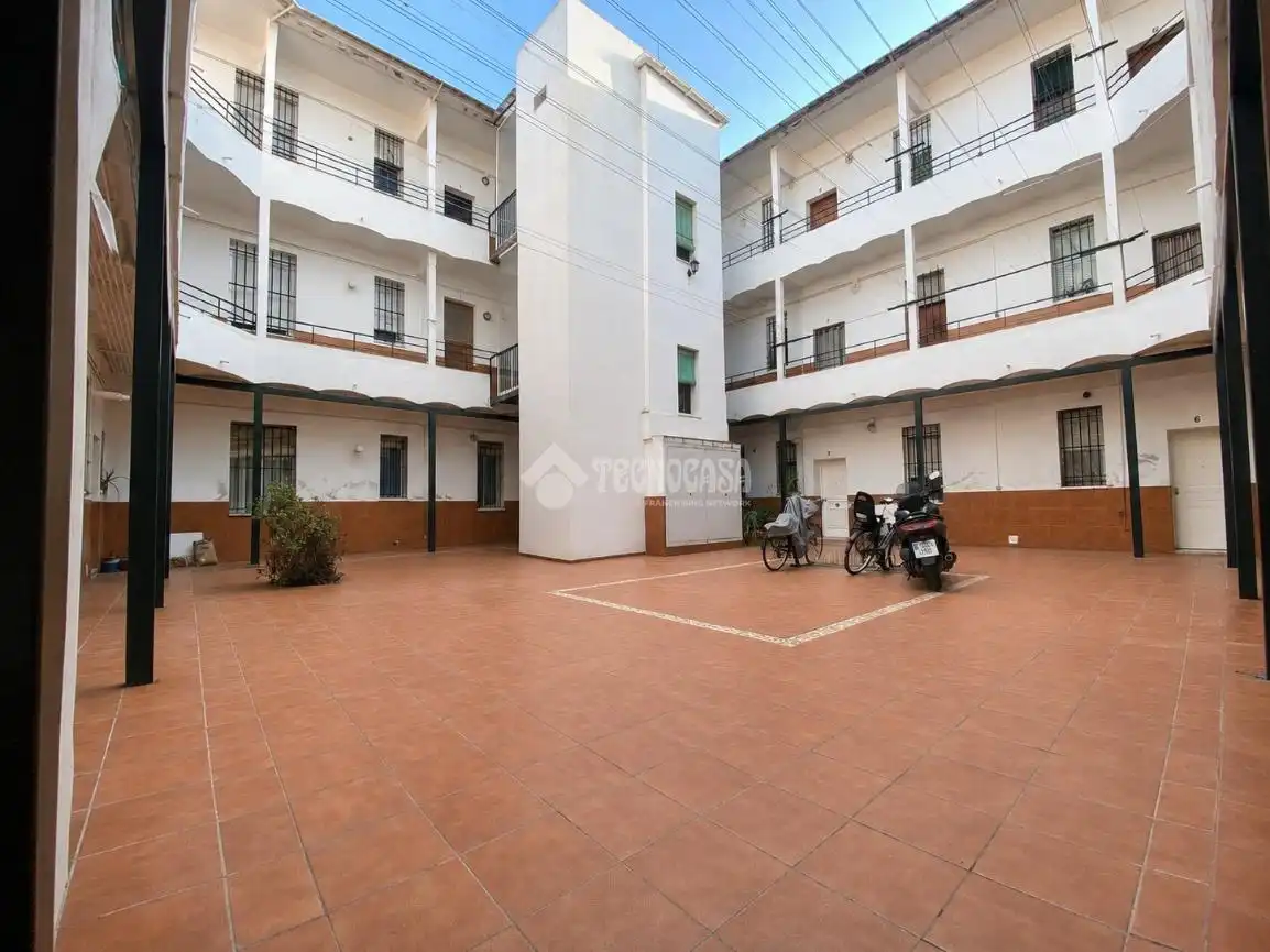 Vista exterior de Piso en venta en Sevilla