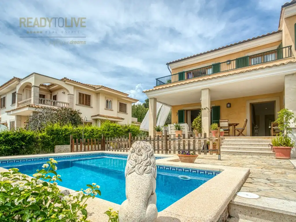 Außenansicht von Einfamilien-Reihenhaus zum Verkauf in Alcúdia mit Klimaanlage, Privatgarten und Terrasse