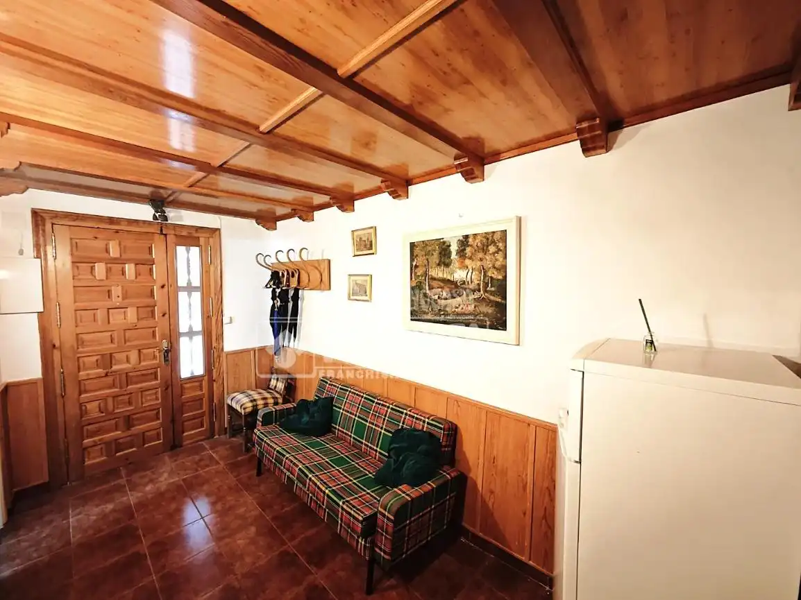 Sala d'estar de Casa adosada en venda en Altarejos amb Calefacció