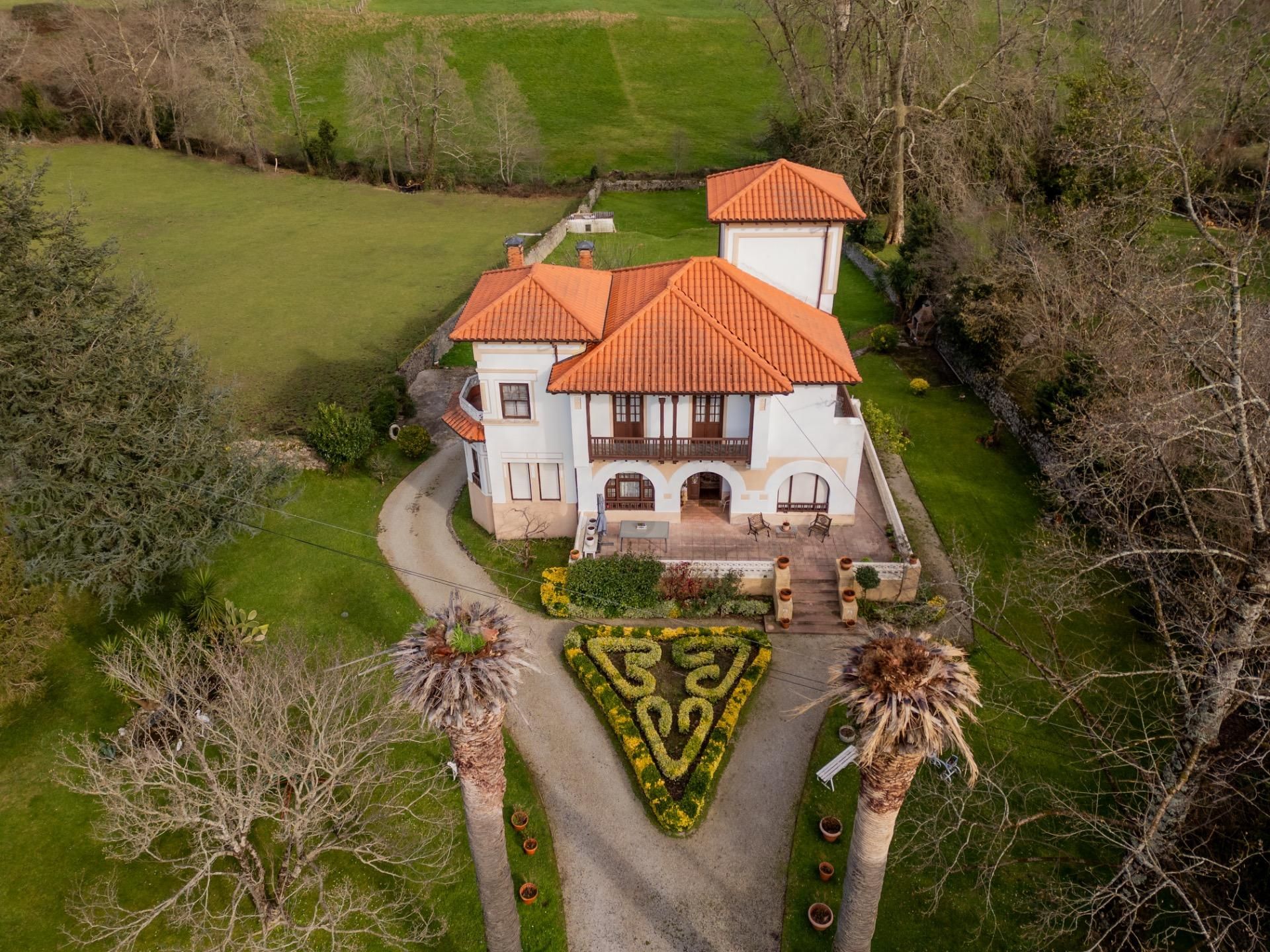 Vista exterior de Casa o chalet en venta en Riotuerto con Jardín privado, Terraza y Trastero