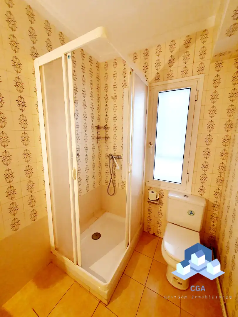Baño de Piso en venta en Lorca con Calefacción y Balcón