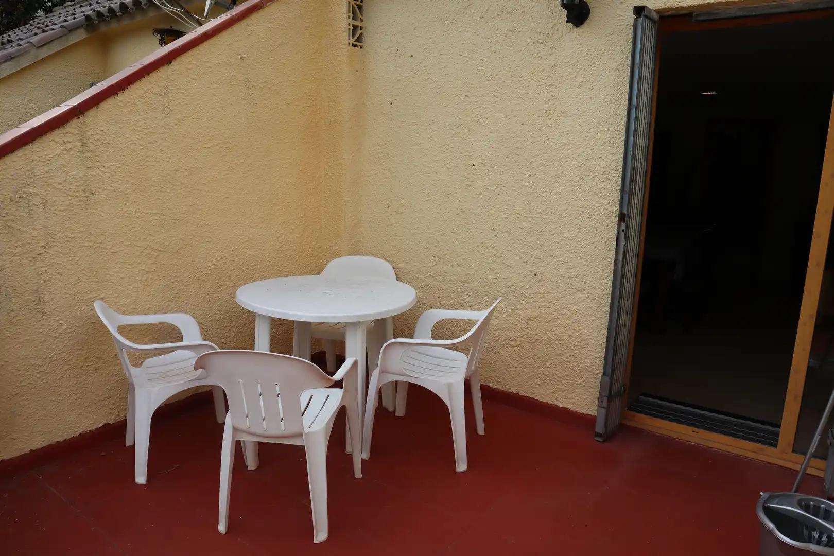 Terrasse von Einfamilien-Reihenhaus zum Verkauf in Tossa de Mar mit Klimaanlage, Privatgarten und Terrasse