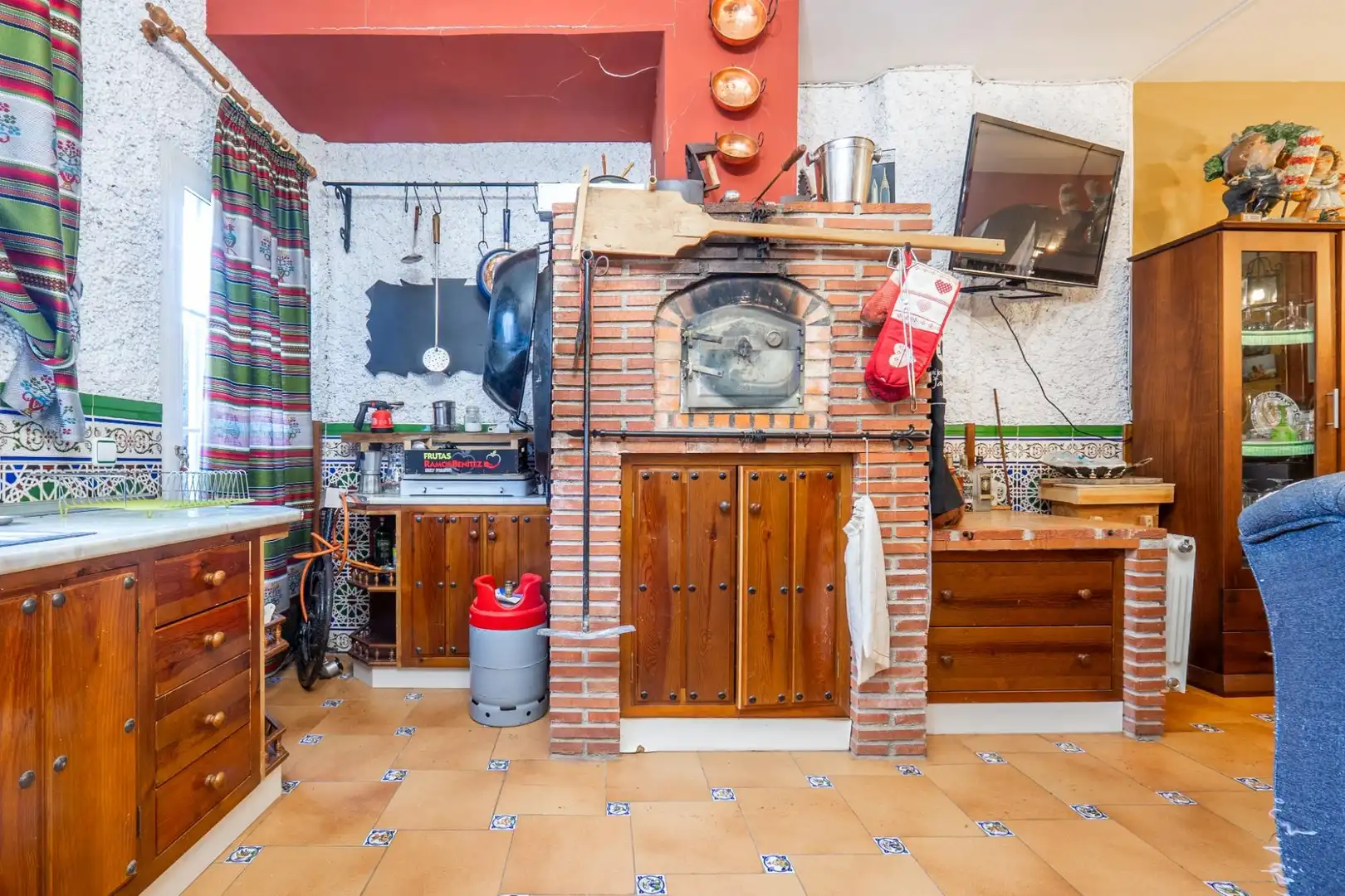 Cocina de Casa o chalet en venta en Valdepeñas de Jaén con Aire acondicionado, Calefacción y Jardín privado