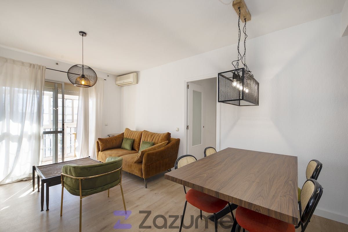 Sala d'estar de Pis de lloguer en  Sevilla Capital amb Aire condicionat, Calefacció i Jardí privat