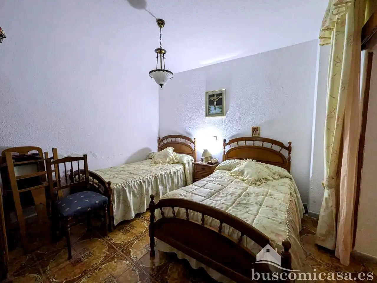 Dormitori de Casa o xalet en venda en Linares amb Aire condicionat, Terrassa i Balcó