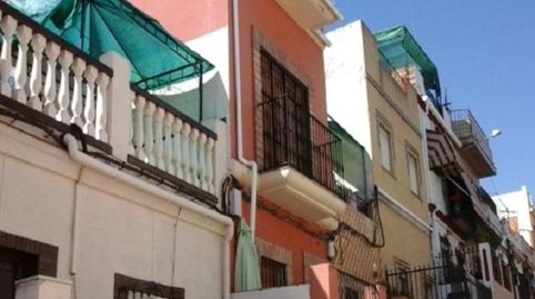 Foto 5 de Casa adosada en venda a Calle Felipe II, Barrio Alto, San Juan de Aznalfarache
