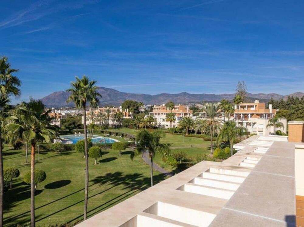 Jardí de Àtic en venda en Estepona amb Aire condicionat, Terrassa i Piscina