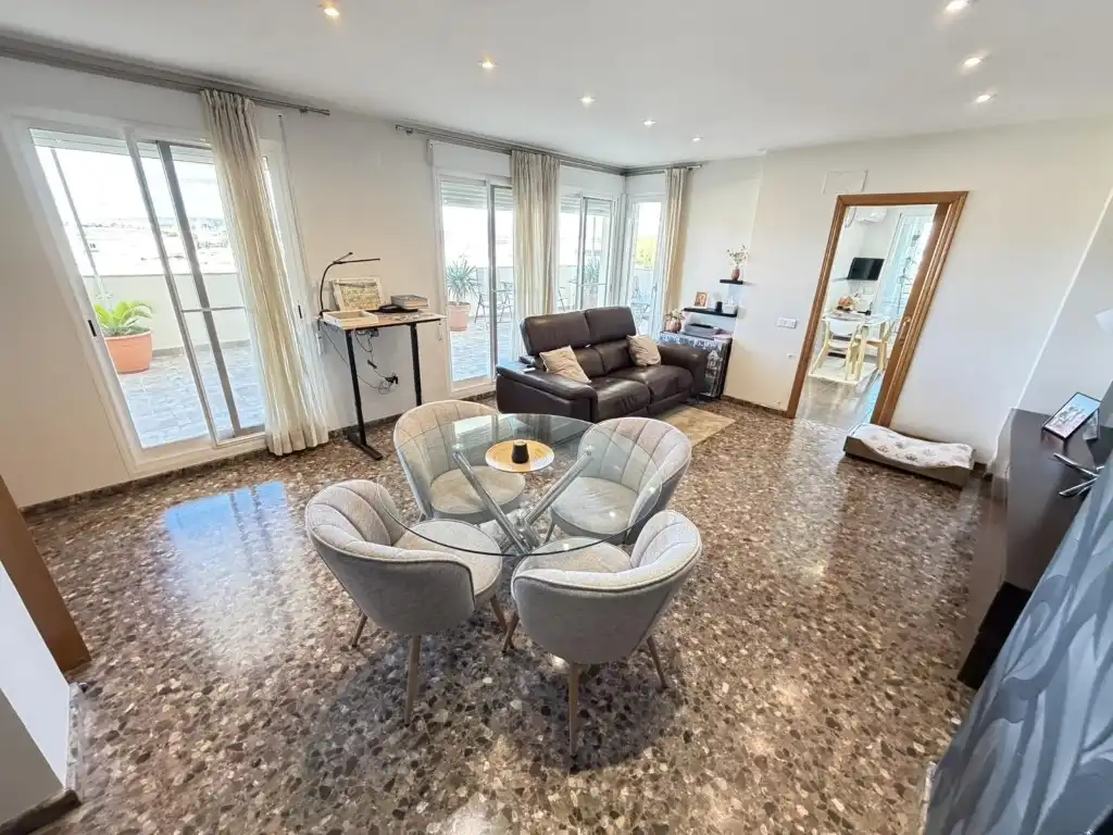 Sala de estar de Ático en venta en L'Alcúdia con Aire acondicionado