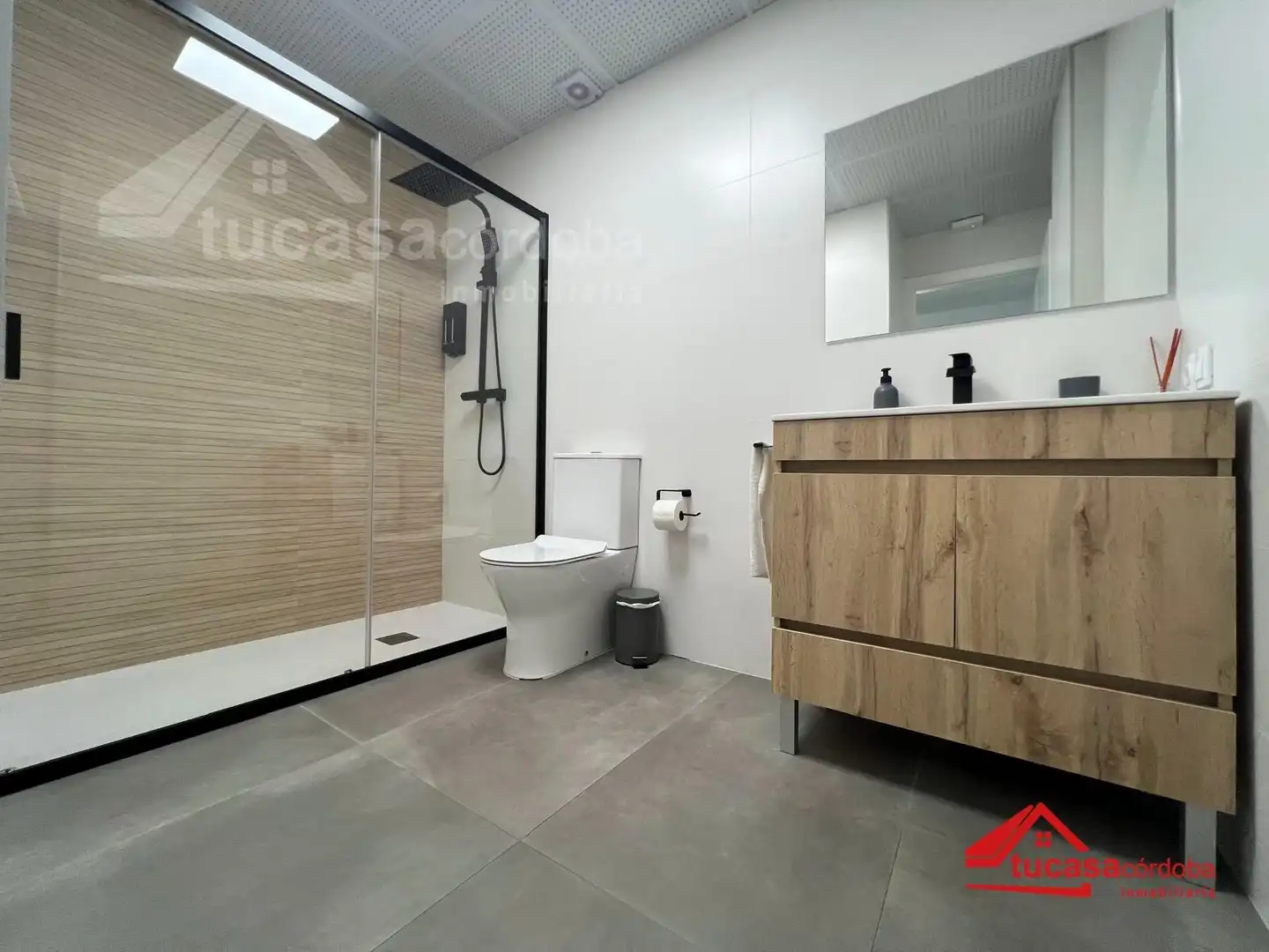 Bathroom of Ground floor for sale in Córdoba  with Air Conditioner
