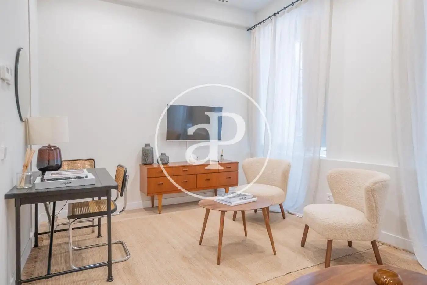 Sala d'estar de Pis de lloguer en Madrid amb Aire condicionat, Calefacció i Jardí privat
