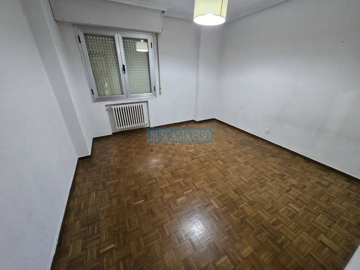 Wohnung zum Verkauf in  Logroño mit Heizung und Terrasse