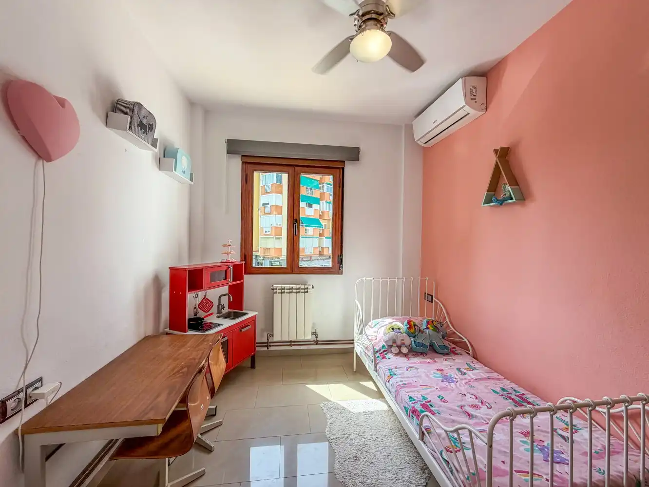 Habitación de Casa adosada en venta en Torrox con Aire acondicionado, Calefacción y Terraza