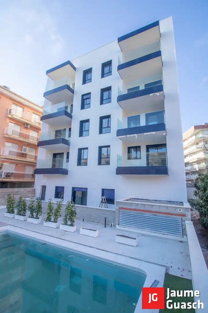 Außenansicht von Dachboden zum Verkauf in Torredembarra mit Heizung, Parkett und Terrasse