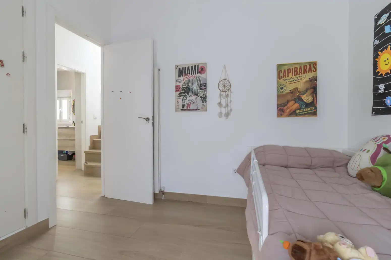 Habitación de Casa adosada en venta en Sevilla con Aire acondicionado, Trastero y Piscina