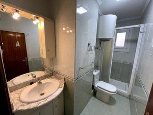 Bathroom of Flat to rent in Barakaldo   with Heating, Furnished and Oven