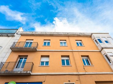 Appartamento con balcone in vendita a Centre