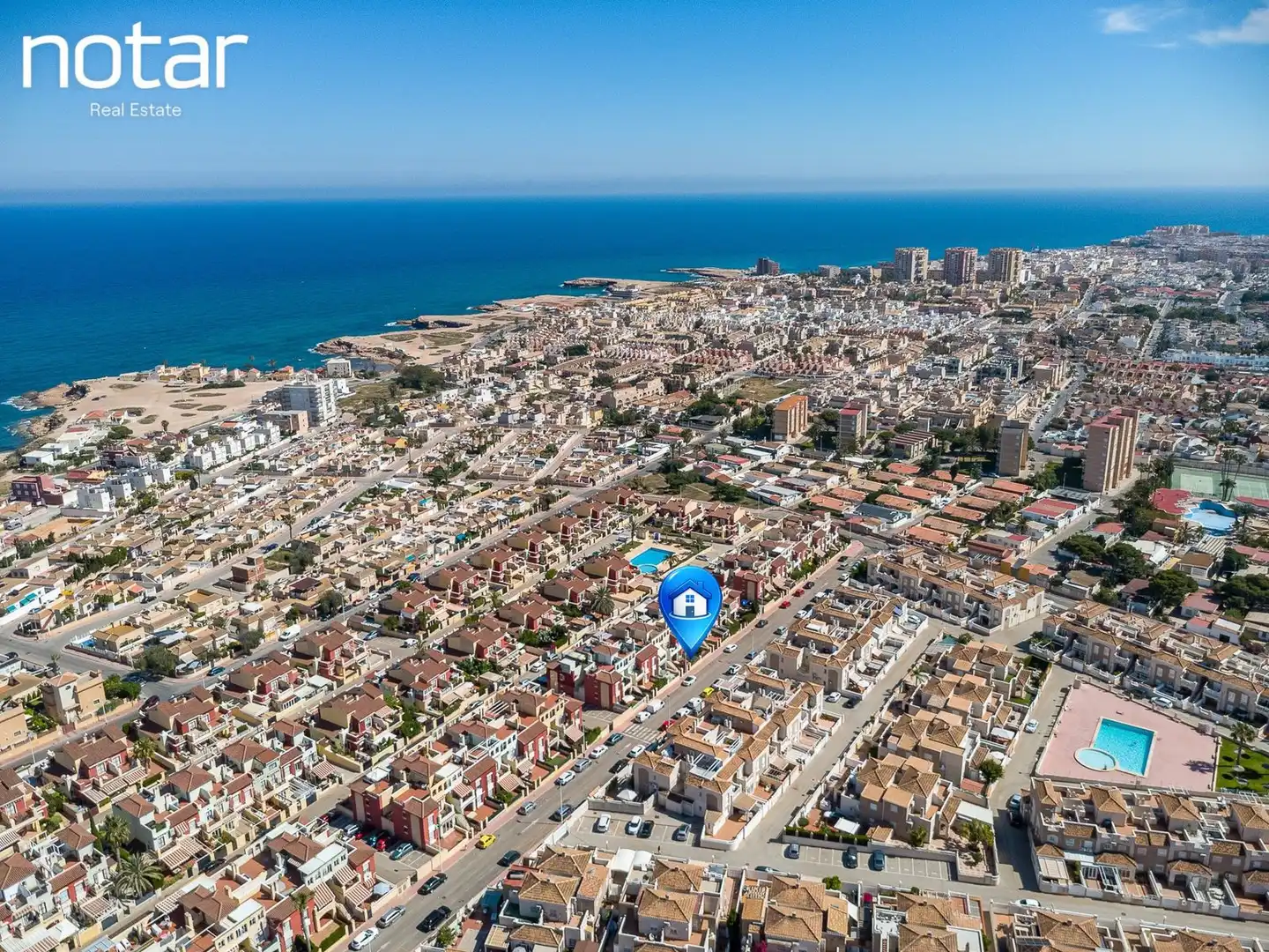Außenansicht von Wohnungen zum Verkauf in Torrevieja mit Privatgarten, Terrasse und Gemeinschaftspool
