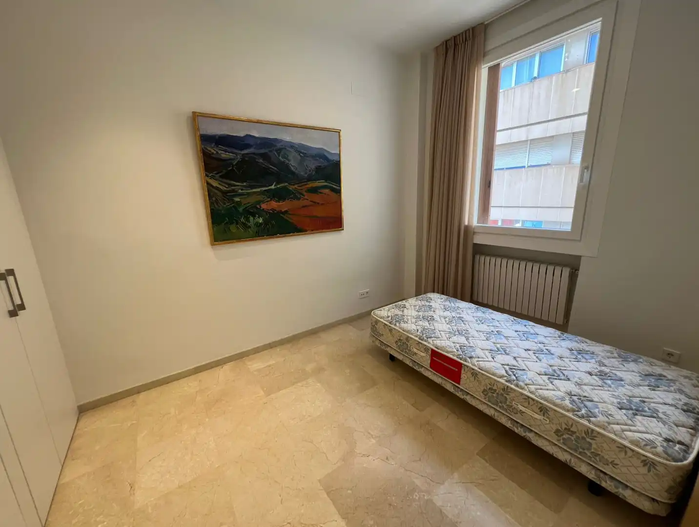 Habitación de Piso de alquiler en Valencia con Aire acondicionado y Amueblado