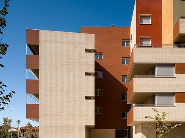 Moto amb ascensor en venda a Carrer de Jaume Munmany 25