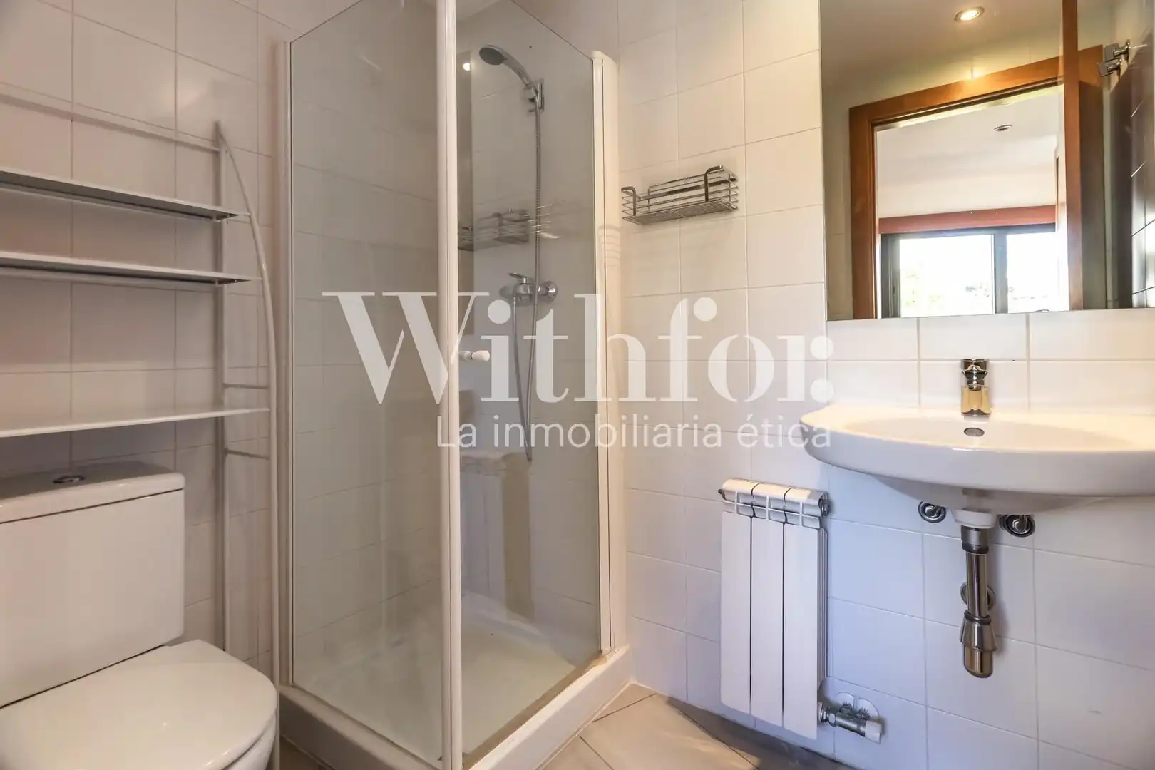Bathroom of Attic for sale in Barcelona  with Air Conditioner, Heating and Terrace
