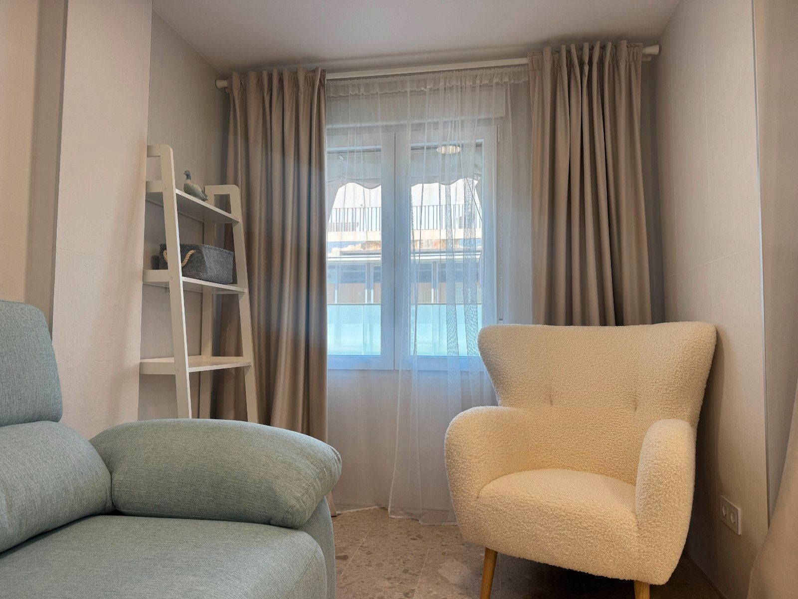 Dormitori de Pis en venda en Guardamar del Segura amb Aire condicionat, Moblat i Forn