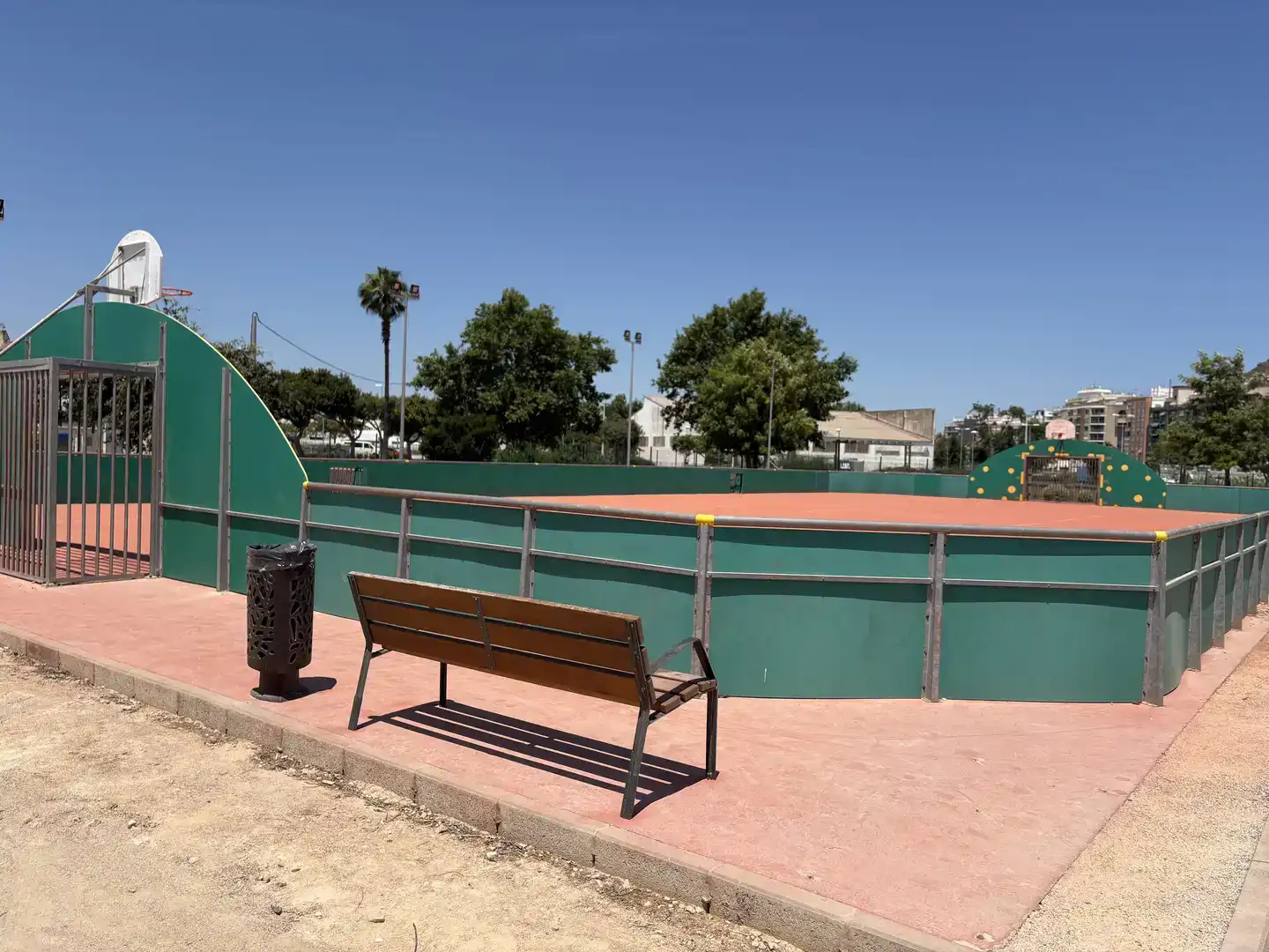 Vista exterior de Casa adosada en venda en Cullera amb Piscina i Balcó