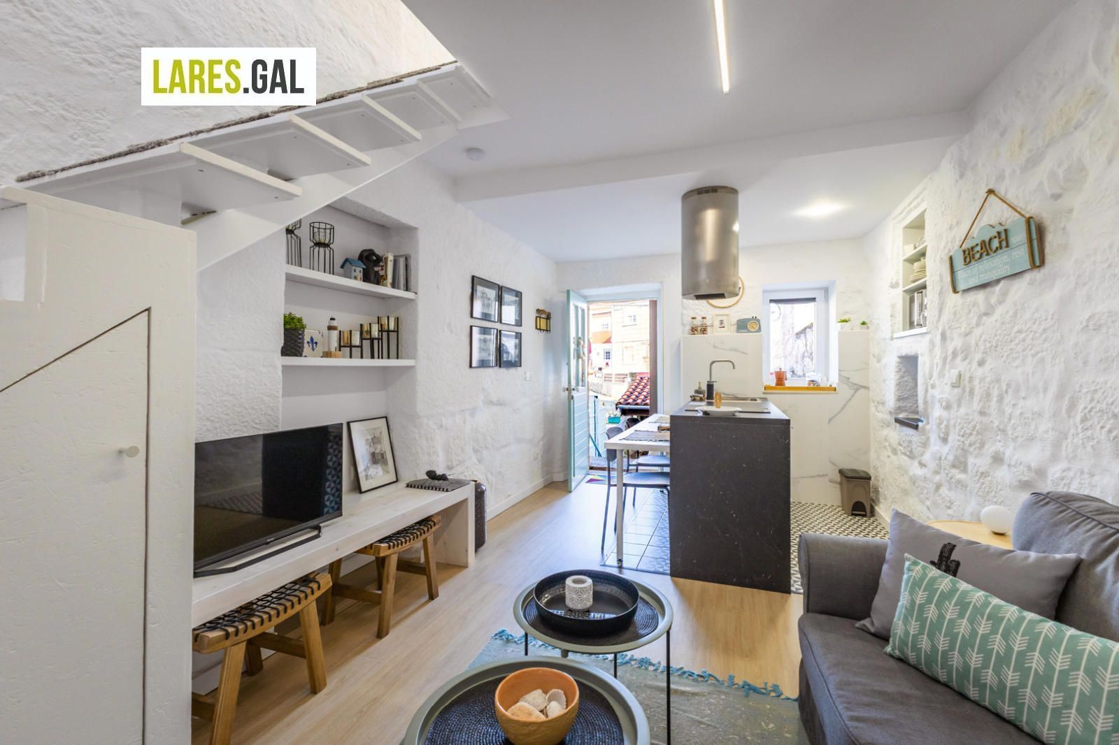 Vista exterior de Casa o xalet en venda en Cangas  amb Moblat