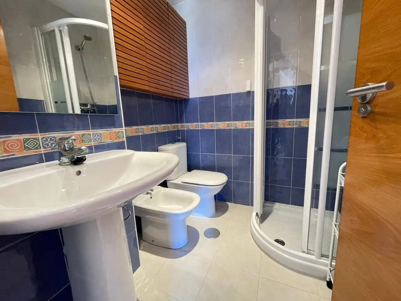 Badezimmer von Wohnungen zum Verkauf in La Manga del Mar Menor mit Heizung, Parkett und Terrasse