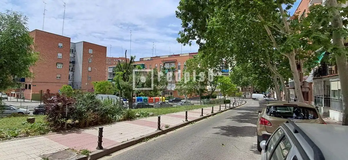 Vista exterior de Pis en venda en Alcorcón amb Calefacció, Terrassa i Alarma