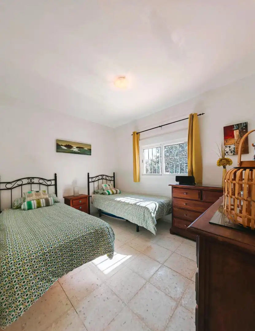 Habitación de Casa o chalet en venta en Medina Sidonia con Jardín privado, Piscina y Amueblado