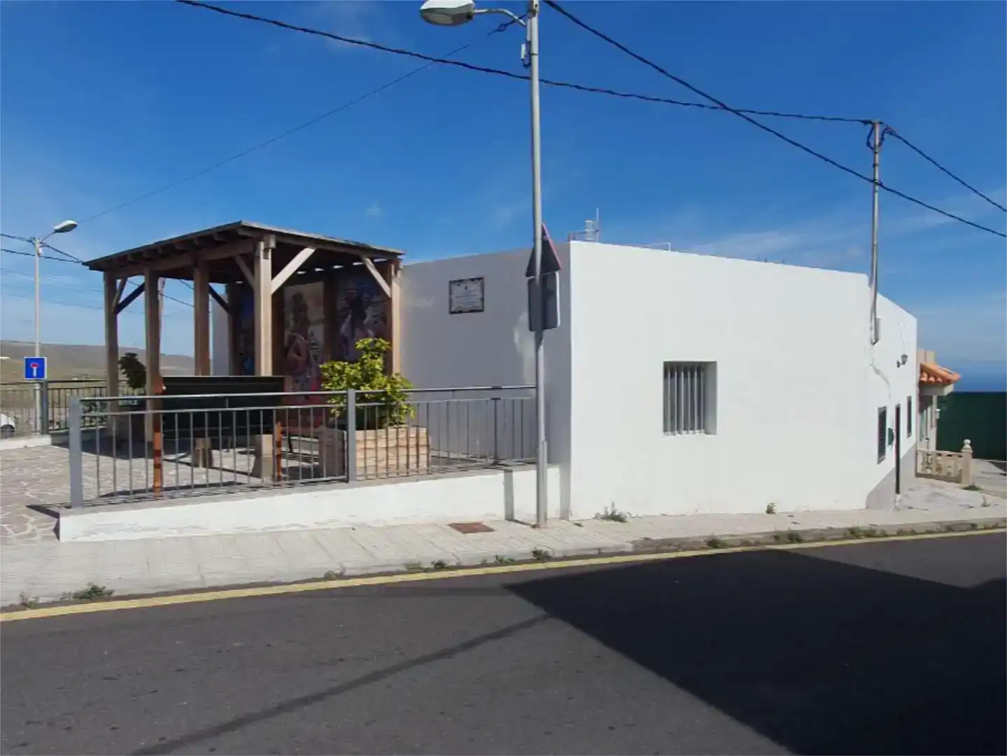 Vista exterior de Casa adosada en venda en Granadilla de Abona amb Jardí privat i Traster