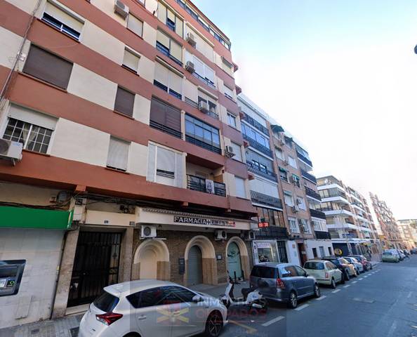 Piso en Venta en  Adoratrices, 62 1º en San Antonio