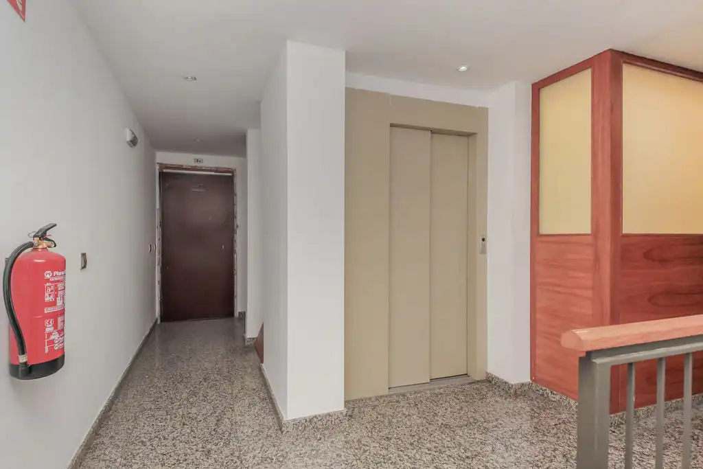 Piso con terraza en venta en Carrer Juan de Àustria 25, imagen 7
