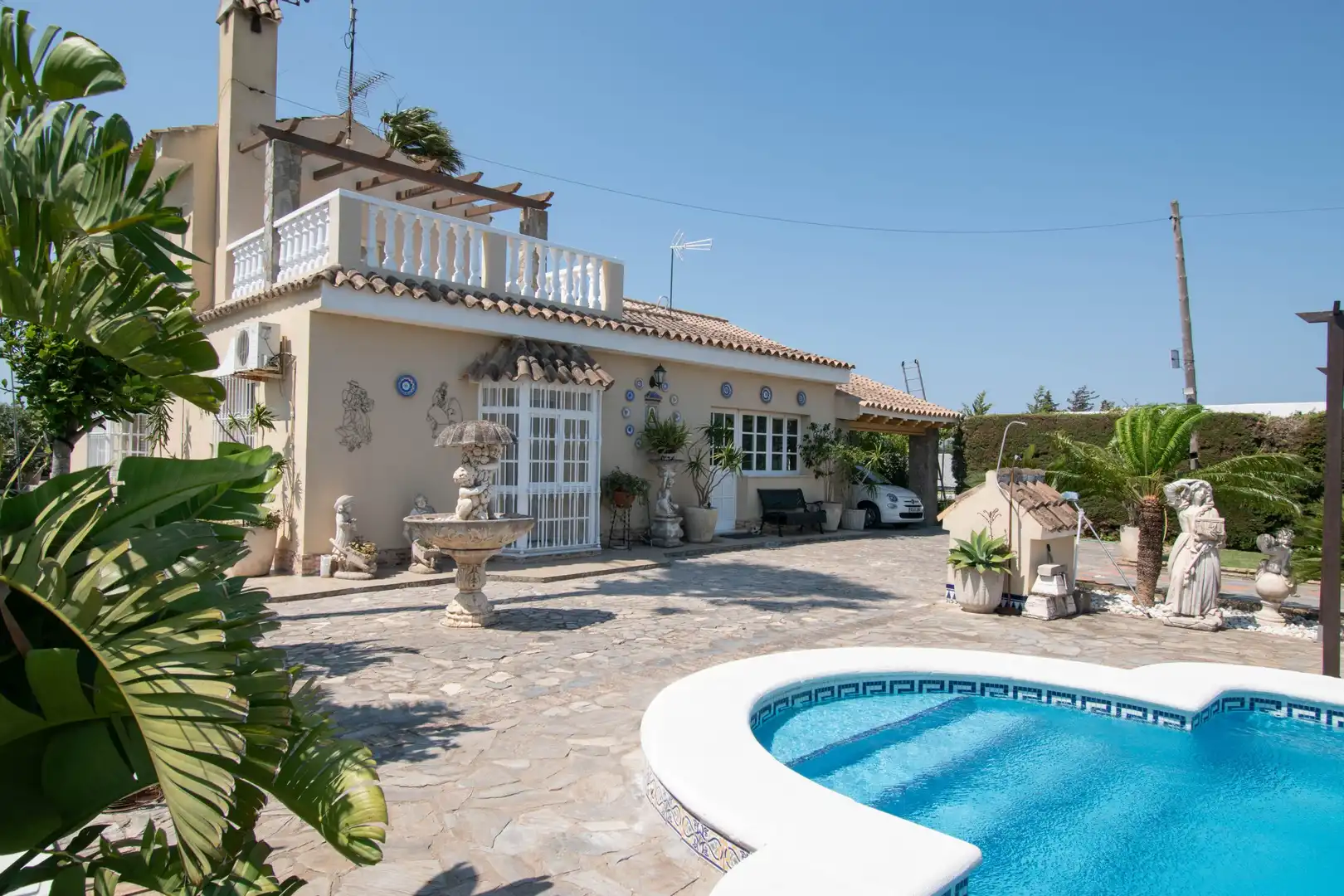 Vista exterior de Casa o xalet en venda en Chiclana de la Frontera
