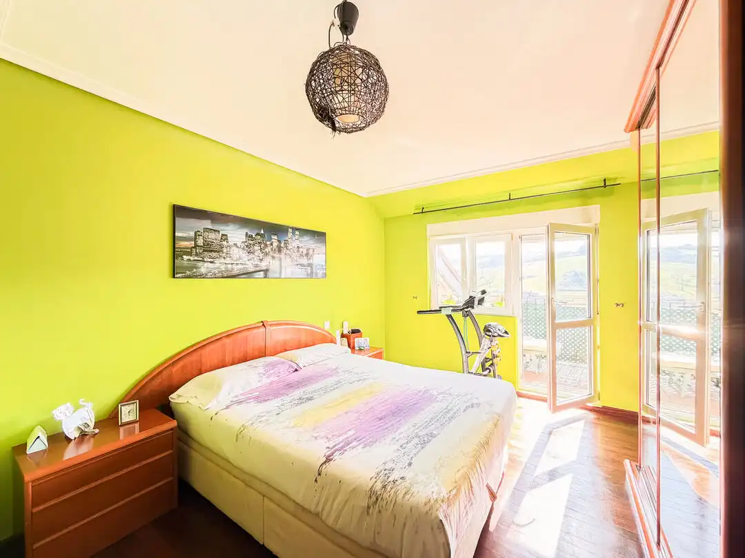 Habitación de Piso en venta en Santa Cruz de Bezana con Calefacción, Terraza y Trastero