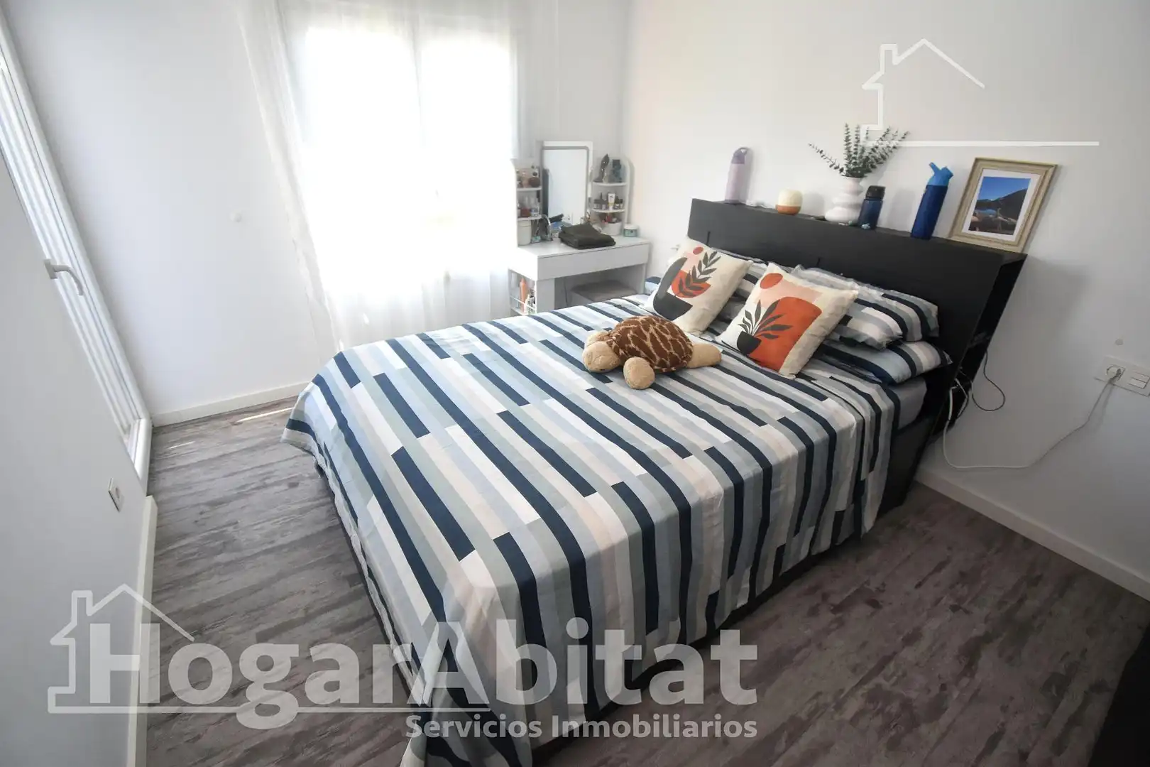 Habitación de Piso en venta en Castellón de la Plana / Castelló de la Plana con Calefacción, Amueblado y Balcón