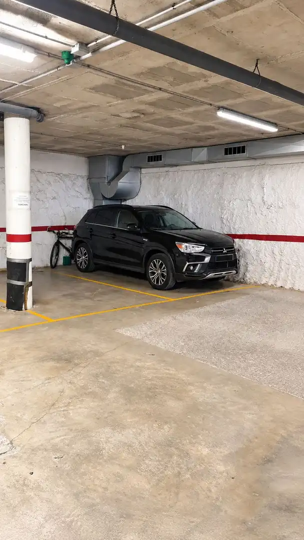Parkplatz von Garage zum Verkauf in Havana