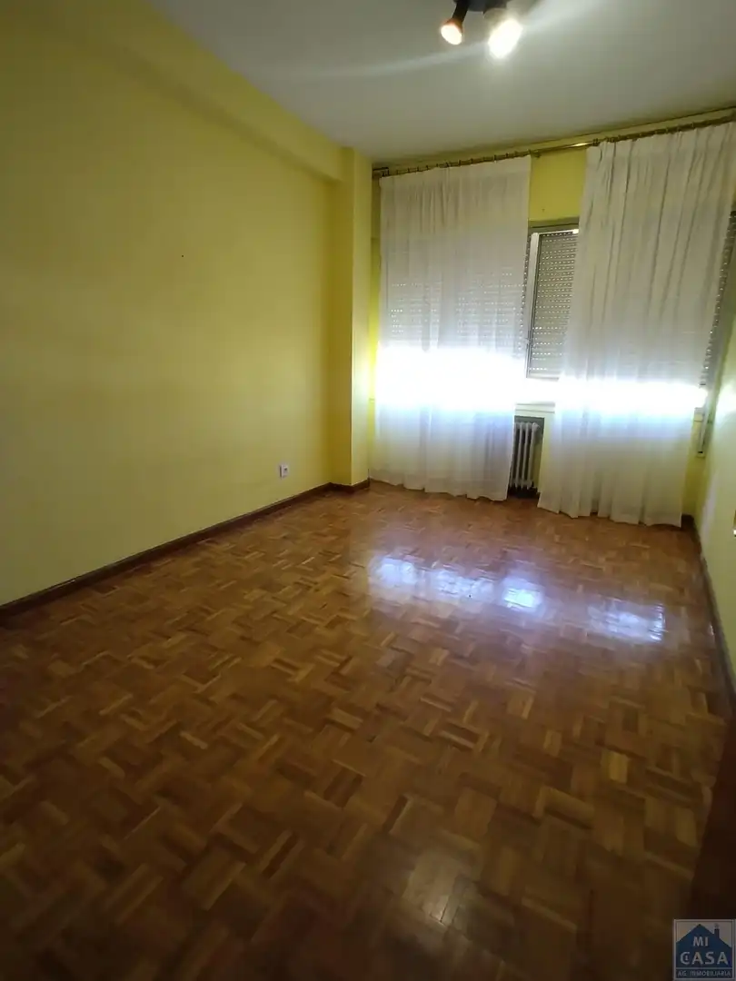 Dormitori de Pis en venda en Mérida amb Aire condicionat, Calefacció i Parquet