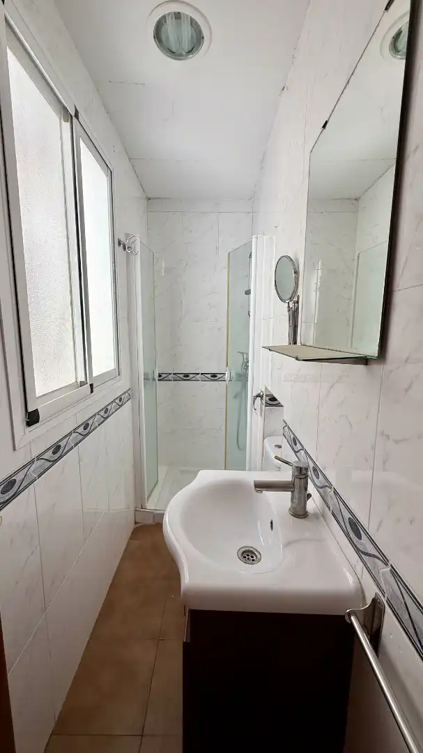 Baño de Piso en venta en Cádiz con Aire acondicionado
